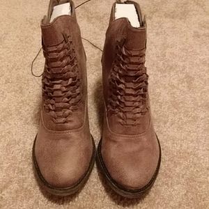 Shoe